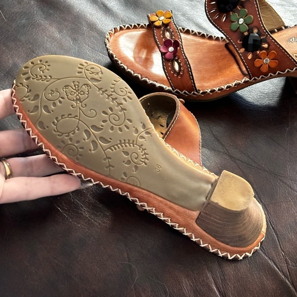 Spring Step Leather Floral Slip On Kitten Heels Sandals Size 36 us size 6 - Picture 11 of 11